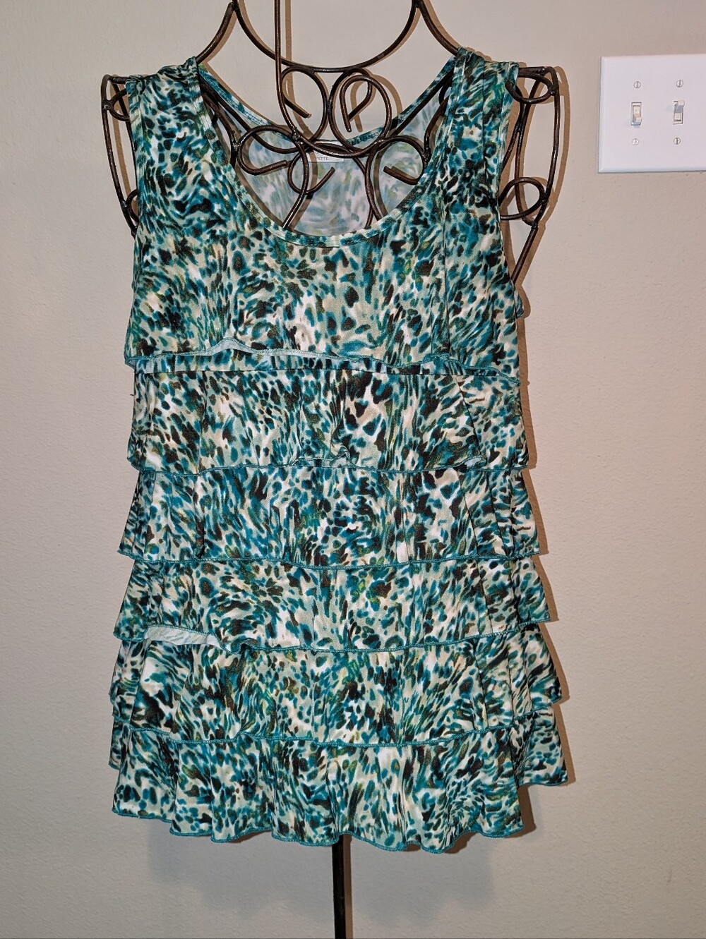 Sleeveless Ruffle Tiered Blouse in Teal and Black Print